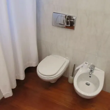 Casa Vacanze L'edera בית נופש Oliveto Lario